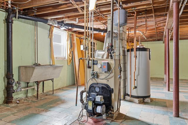 91 Miami Court, Manchester, NH 03103