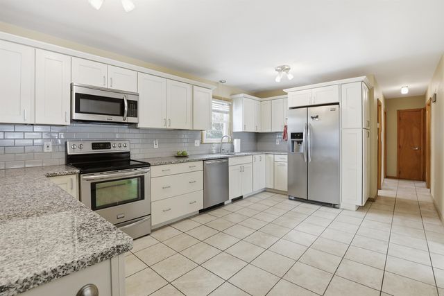 91 Miami Court, Manchester, NH 03103