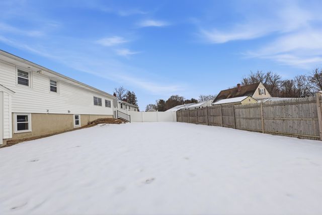 91 Miami Court, Manchester, NH 03103