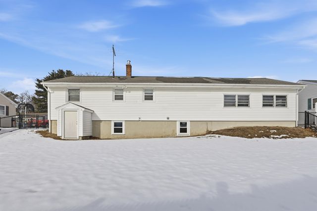 91 Miami Court, Manchester, NH 03103