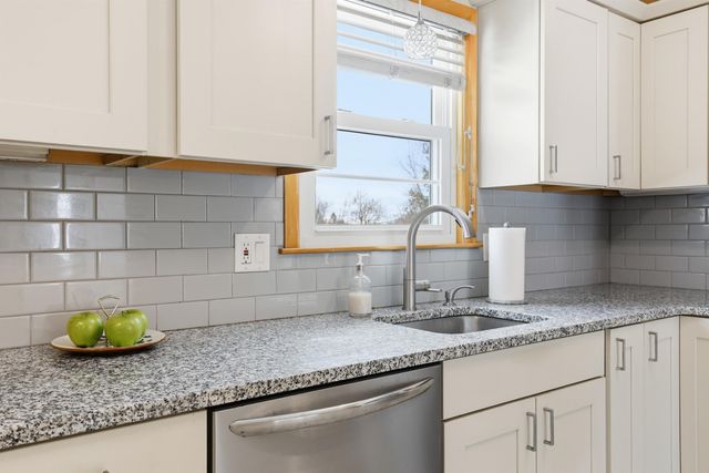 91 Miami Court, Manchester, NH 03103