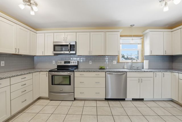 91 Miami Court, Manchester, NH 03103