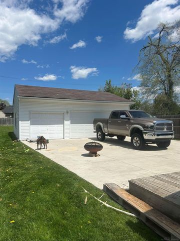 1618 Clinton Street, Saint Clair, MI 48079