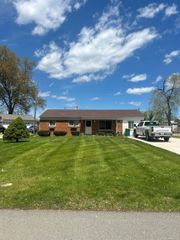 1618 Clinton Street, Saint Clair, MI 48079