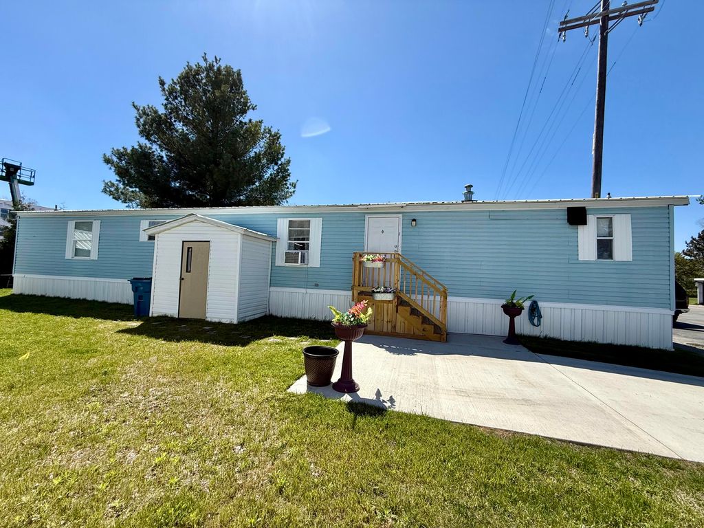 333 E Lakewood Boulevard 10, Holland, MI 49424
