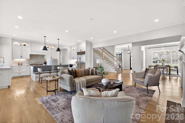 222 Anthony Circle, Charlotte, NC 28211