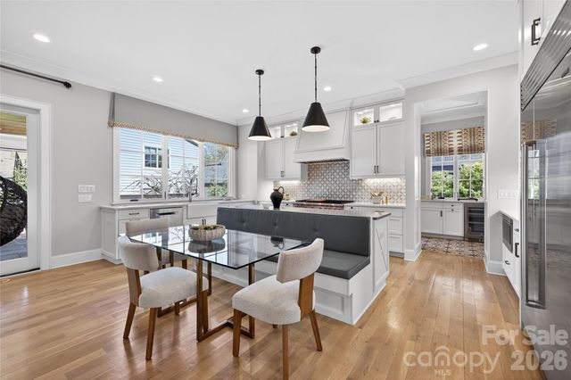 222 Anthony Circle, Charlotte, NC 28211