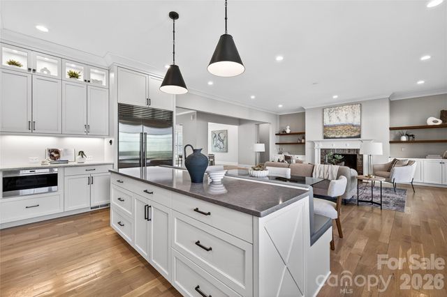 222 Anthony Circle, Charlotte, NC 28211