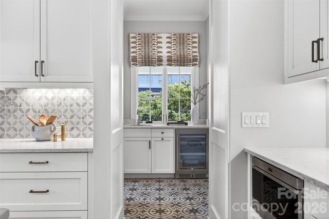 222 Anthony Circle, Charlotte, NC 28211