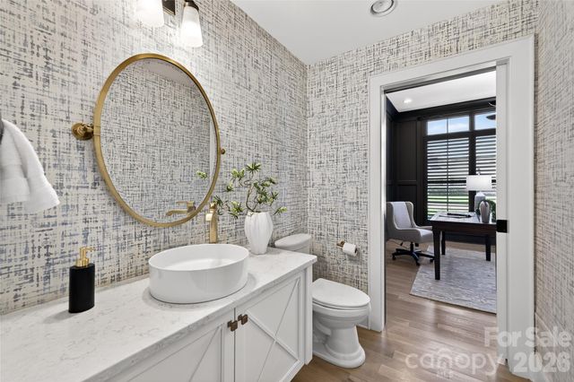 222 Anthony Circle, Charlotte, NC 28211