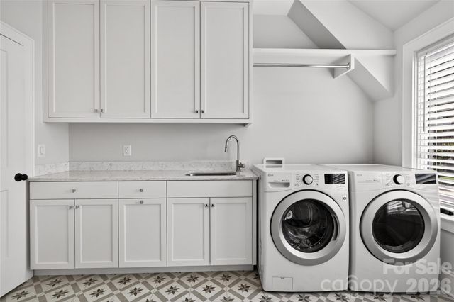 222 Anthony Circle, Charlotte, NC 28211