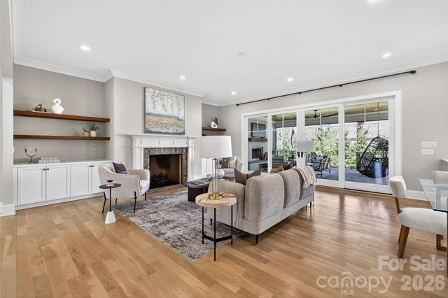 222 Anthony Circle, Charlotte, NC 28211