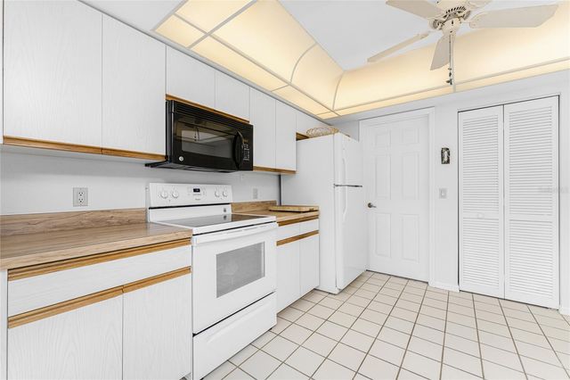 10 BUNKER ROAD, Rotonda West, FL 33947