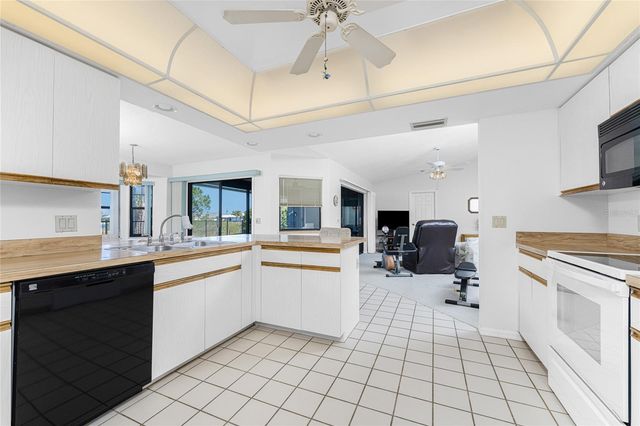 10 BUNKER ROAD, Rotonda West, FL 33947