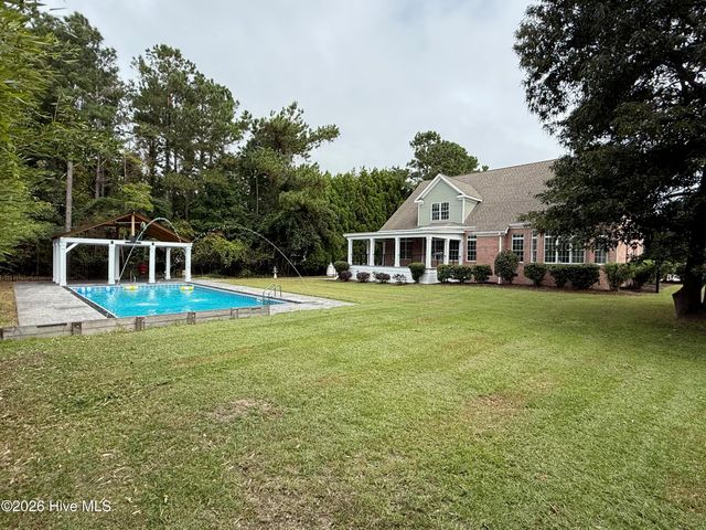 203 Hatteras Court, Hampstead, NC 28443