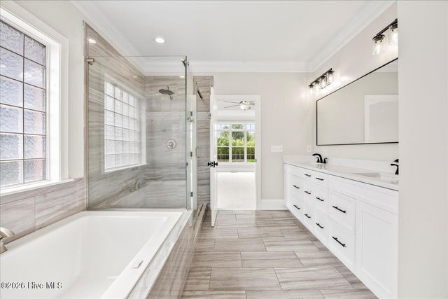 203 Hatteras Court, Hampstead, NC 28443