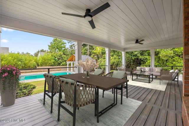 203 Hatteras Court, Hampstead, NC 28443