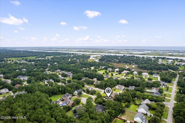 203 Hatteras Court, Hampstead, NC 28443