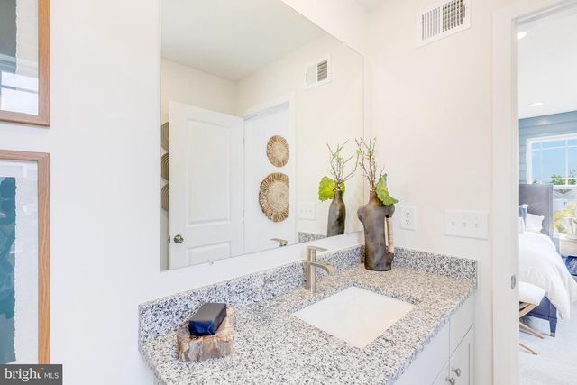 1800 WATERMARK WAY, Essex, MD 21221