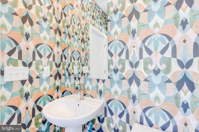 1800 WATERMARK WAY, Essex, MD 21221