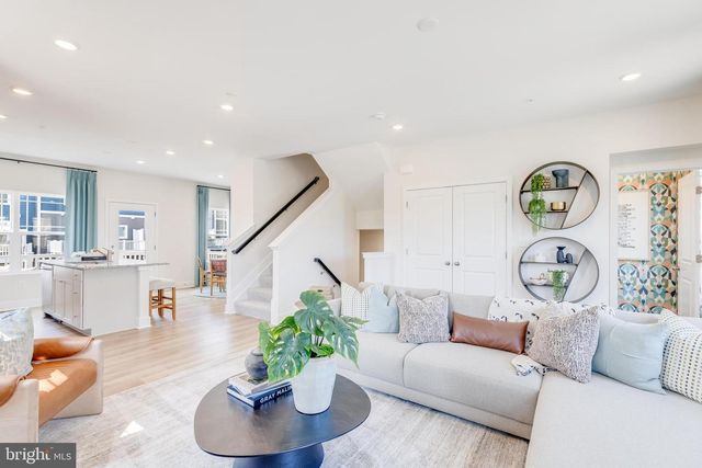 1800 WATERMARK WAY, Essex, MD 21221