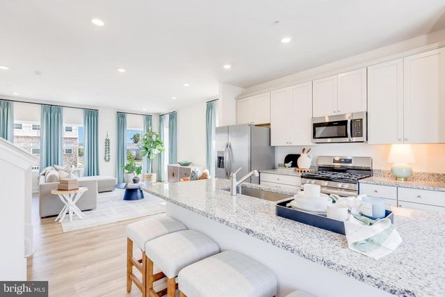 1800 WATERMARK WAY, Essex, MD 21221