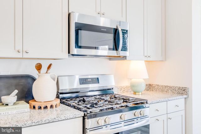 1800 WATERMARK WAY, Essex, MD 21221