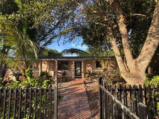 111 NE 175th St, North Miami Beach, FL 33162