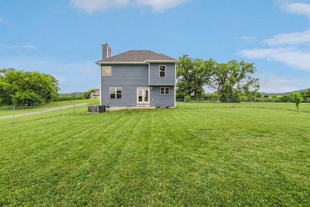346 E Harris Rd, Bethpage, TN 37022