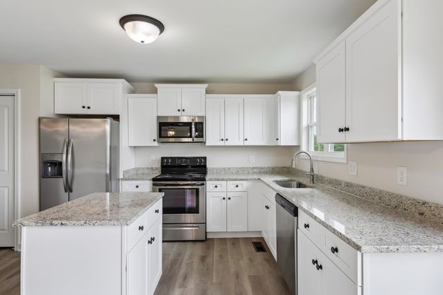 346 E Harris Rd, Bethpage, TN 37022