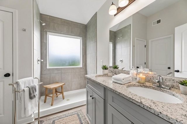 346 E Harris Rd, Bethpage, TN 37022