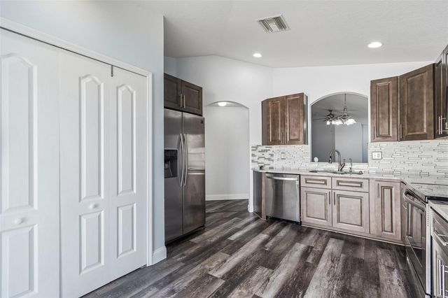 10226 PERTHSHIRE CIRCLE, Land O Lakes, FL 34638