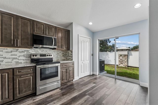 10226 PERTHSHIRE CIRCLE, Land O Lakes, FL 34638