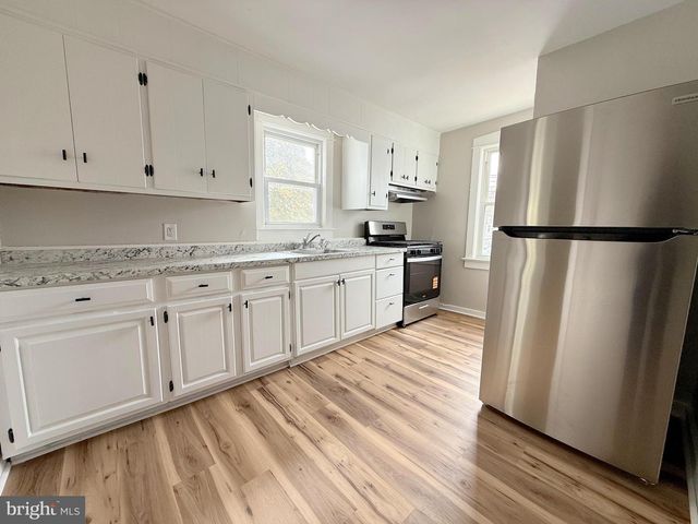 27 N MAIN ST, Williamstown, NJ 08094