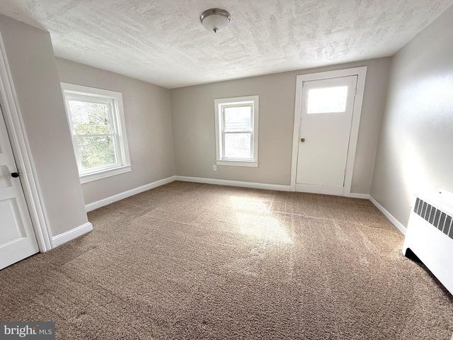 27 N MAIN ST, Williamstown, NJ 08094