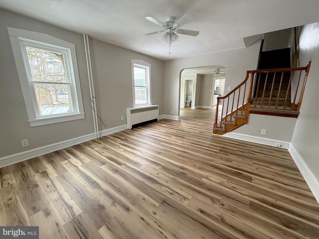 27 N MAIN ST, Williamstown, NJ 08094