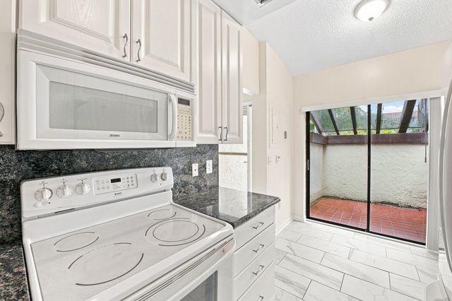3872 Vine Trail D, Lake Worth, FL 33467