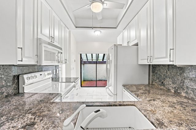 3872 Vine Trail D, Lake Worth, FL 33467