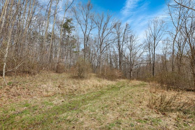 9100 State Route 664 N, Logan, OH 43138