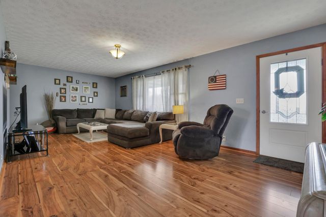 9100 State Route 664 N, Logan, OH 43138