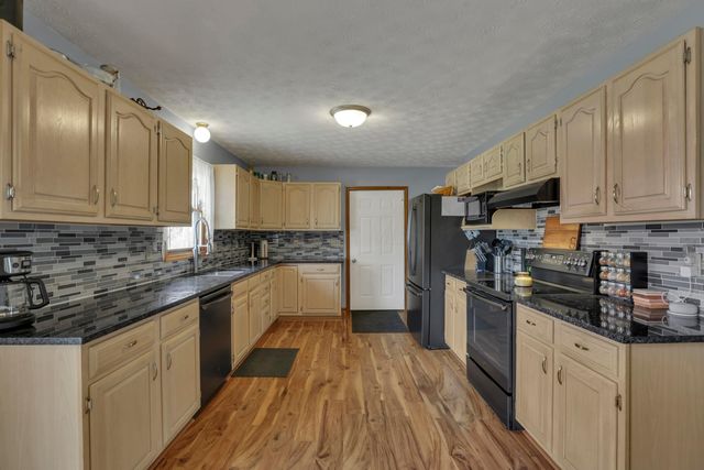 9100 State Route 664 N, Logan, OH 43138