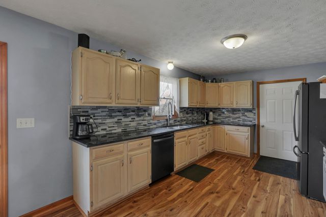 9100 State Route 664 N, Logan, OH 43138