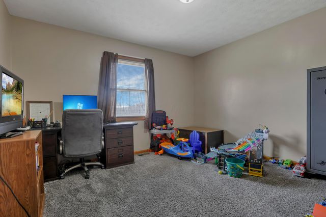 9100 State Route 664 N, Logan, OH 43138