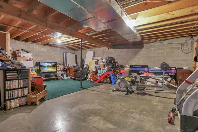 9100 State Route 664 N, Logan, OH 43138