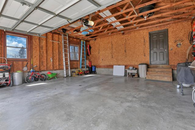 9100 State Route 664 N, Logan, OH 43138