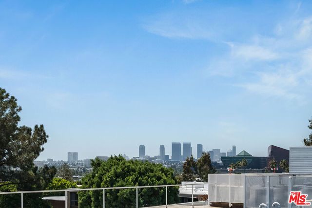 1030 N Kings Road 403, West Hollywood, CA 90069