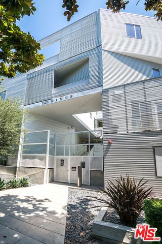 1030 N Kings Road 403, West Hollywood, CA 90069