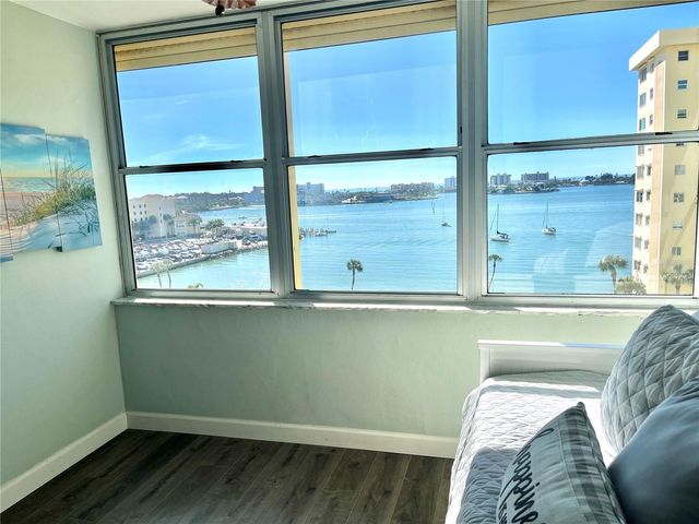 4550 COVE CIRCLE 804, St Petersburg, FL 33708