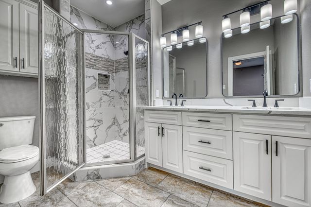 1219 S Rockwall Avenue, Terrell, TX 75160