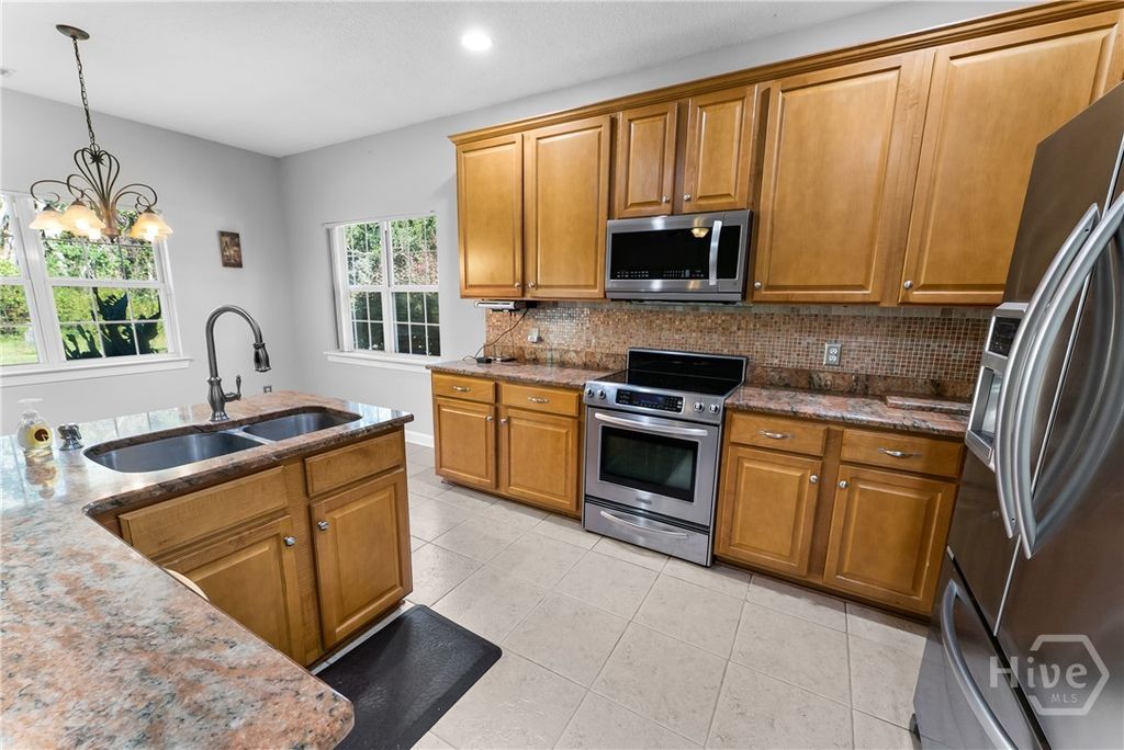 Image 11 of property listing at 118 Penny Lane, Guyton, GA 31312